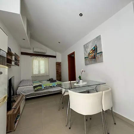 Apartment Ascic *